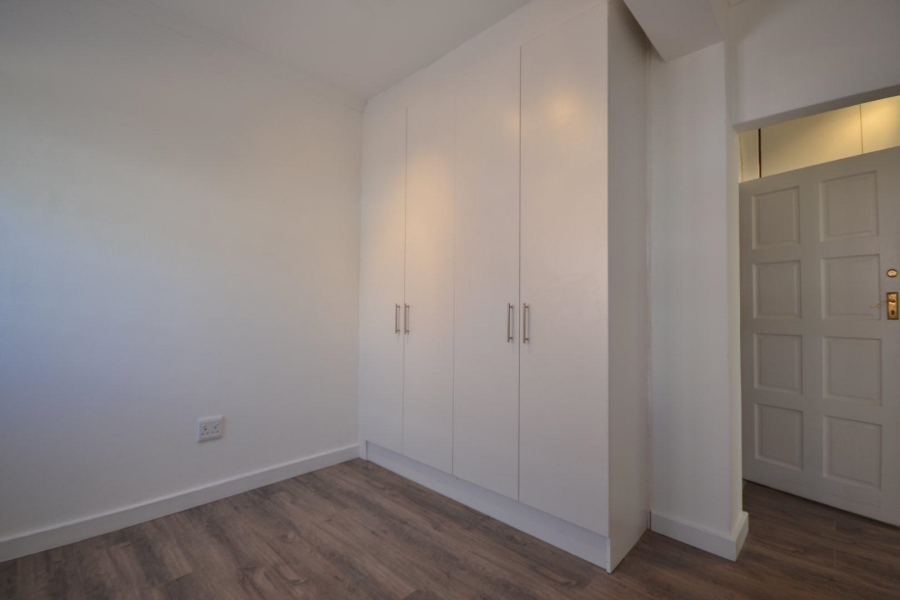 1 Bedroom Property for Sale in Sea Point Western Cape